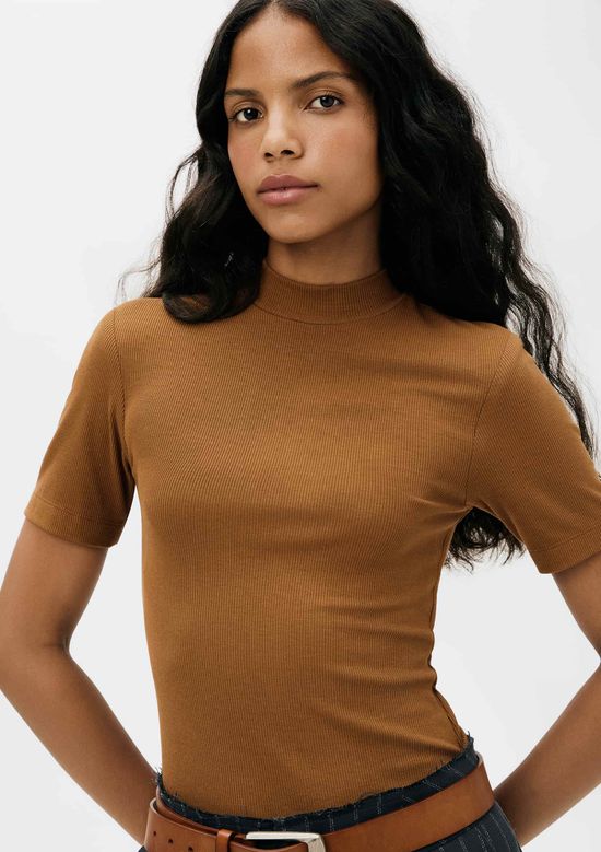Foto do produto: Blusa Básica Feminina Gola Alta Em Ribana Canelada - Marrom