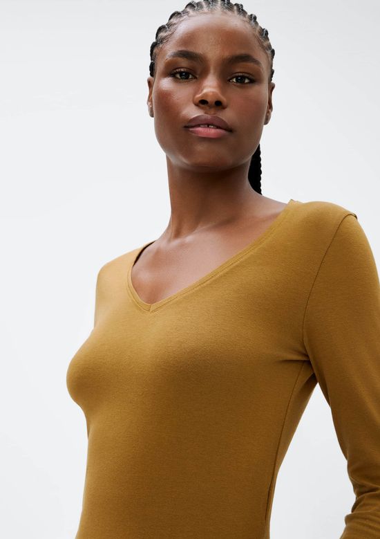 Foto do produto: Blusa Básica Feminina Manga Longa Slim Decote V - Marrom