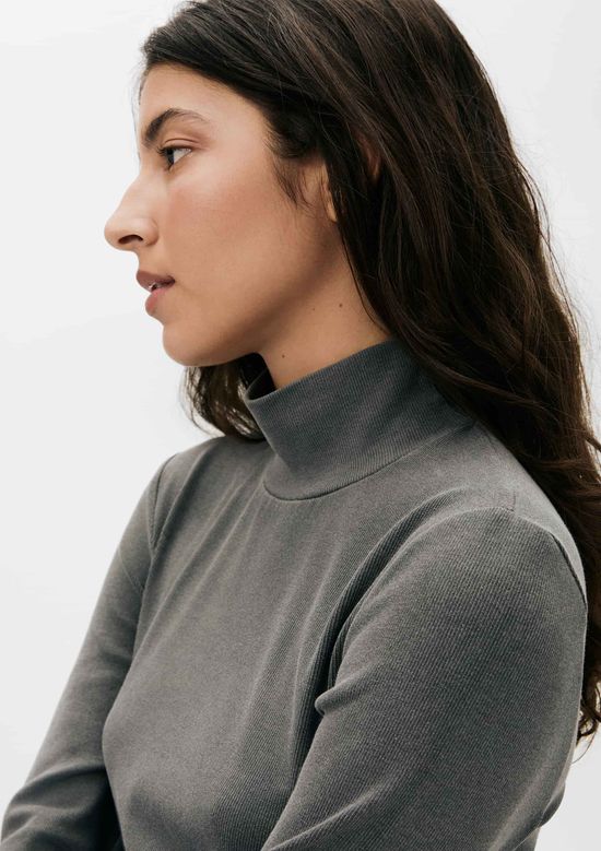 Foto do produto: Blusa Feminina Manga Longa Gola Alta Em Ribana - Preto