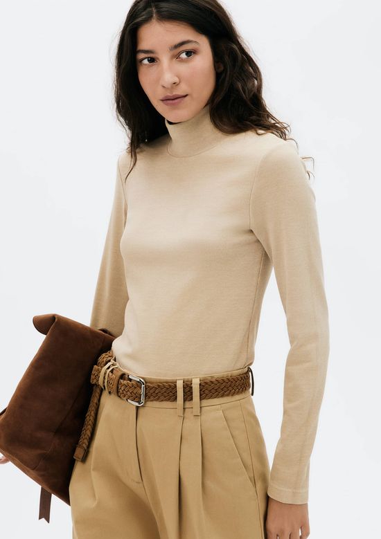 Foto do produto: Blusa Feminina Manga Longa Gola Alta Em Ribana - Bege
