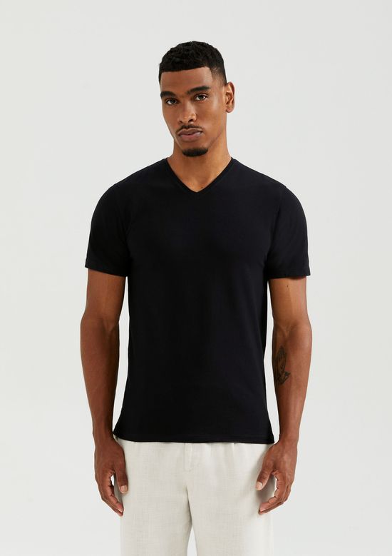 Foto do produto: Camiseta Básica Masculina Manga Curta Slim Gola V - Preto