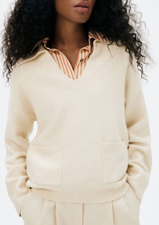 Foto do produto: Blusão Feminino Decote V em Tricô - Creme