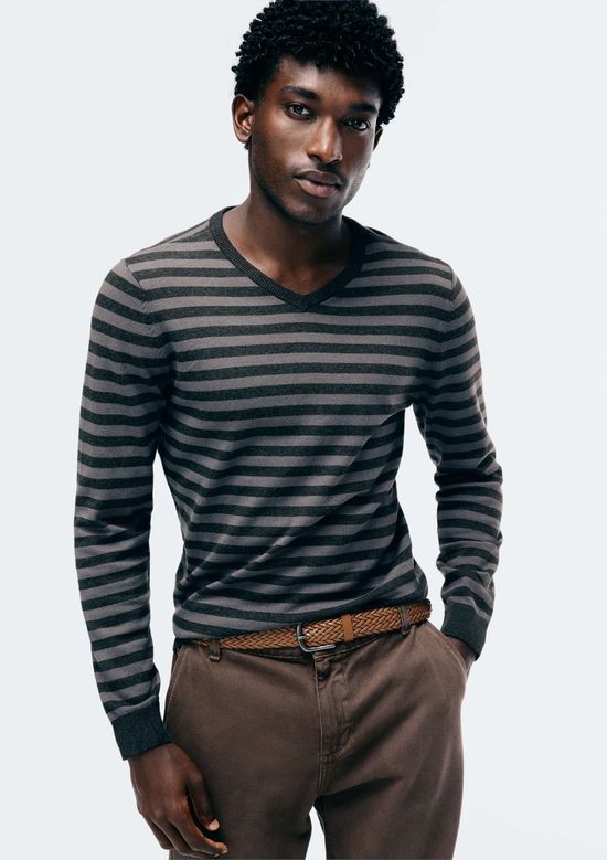 Foto do produto: Suéter Masculino Listrado Gola V Em Tricô - Cinza