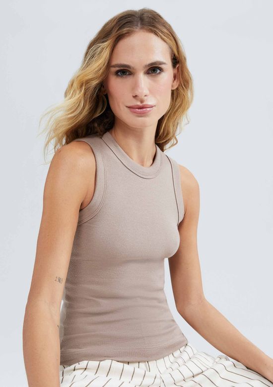 Foto do produto: Regata Básica Feminina Slim Neck - Bege
