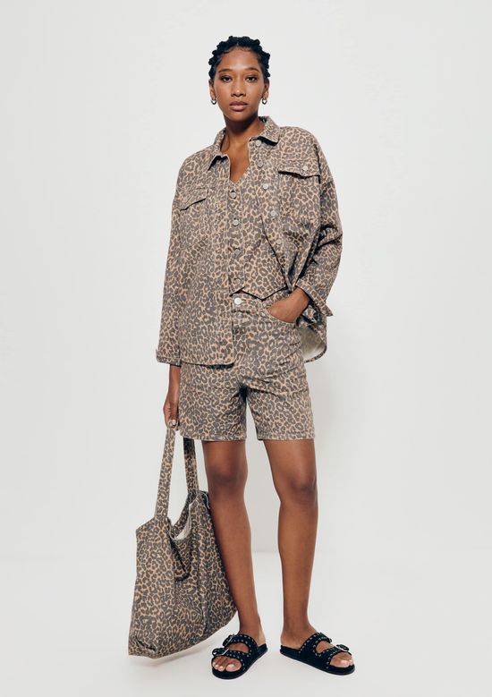 Foto do produto: Bermuda Feminina De Sarja Animal Print  - Marrom