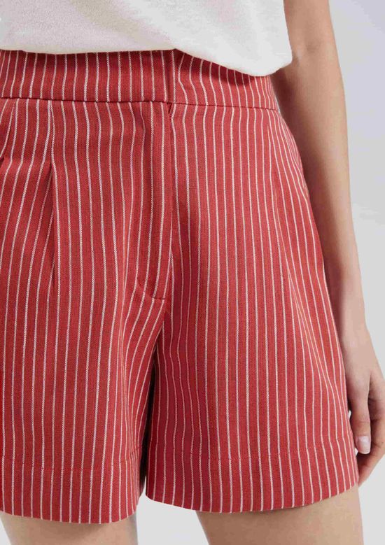 Foto do produto: Shorts Feminino Em Alfaiataria - Vermelho