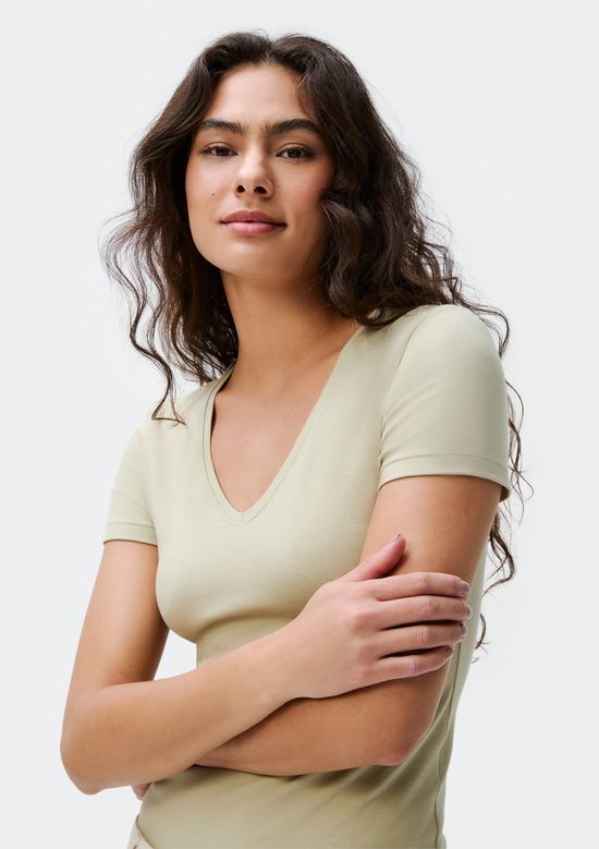 Foto do produto: Blusa Básica Feminina Slim Decote V - Verde