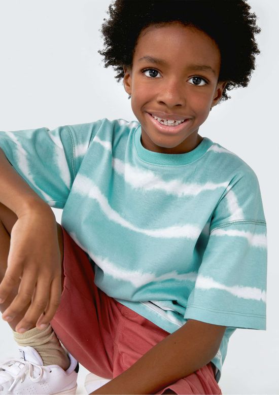 Foto do produto: Camiseta Infantil Menino Manga Curta Em Tie dye Oversized - Verde