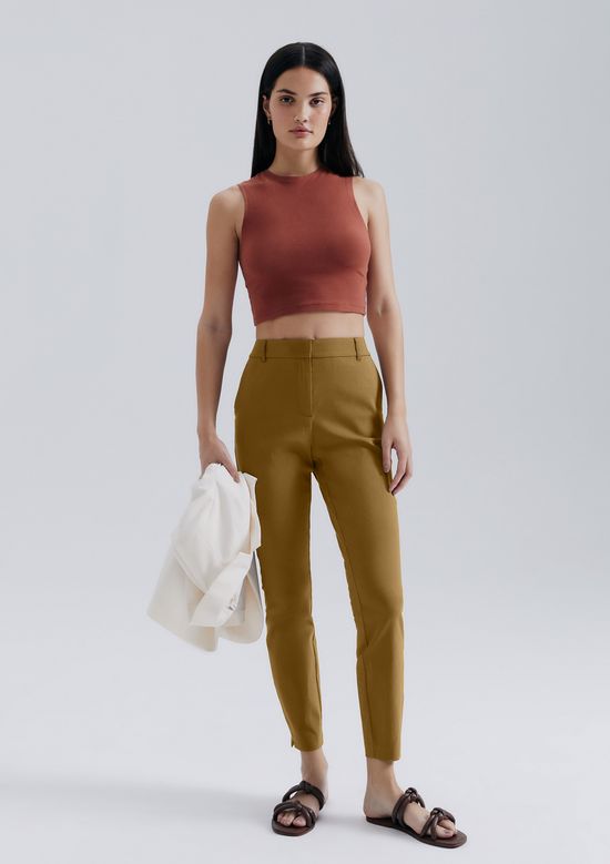 Foto do produto: Calça Básica Feminina Cintura Média Em Alfaiataria - Marrom