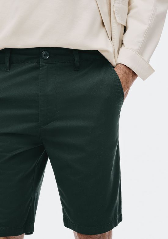 Foto do produto: Bermuda Básica Masculina Chino Reta Em Sarja - Verde
