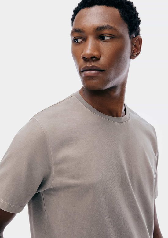 Foto do produto: Camiseta Masculina Comfort Estonada Super Cotton - Marrom