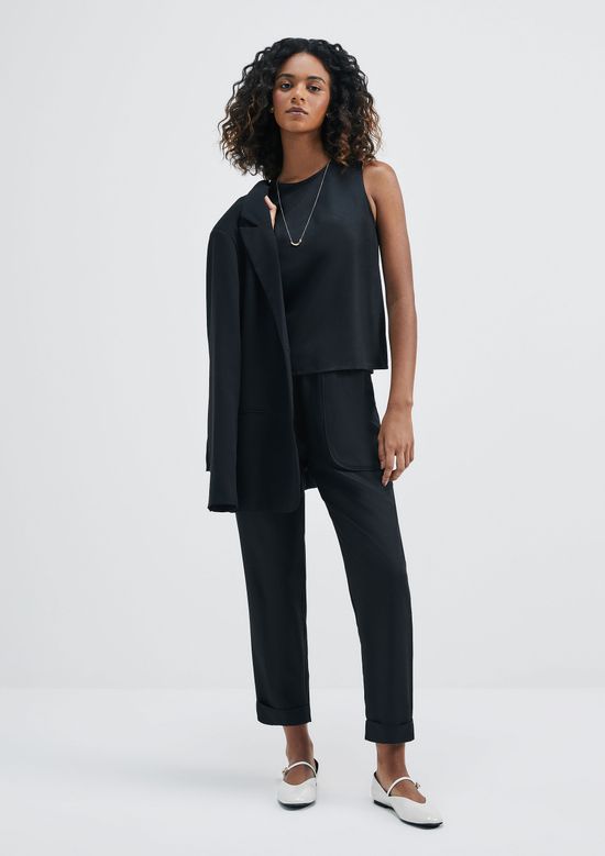 Foto do produto: Calça Feminina Carrot Cintura Alta Em Viscose Creponada - Preto