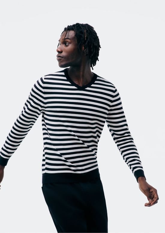 Foto do produto: Suéter Masculino Listrado Gola V Em Tricô - Off white