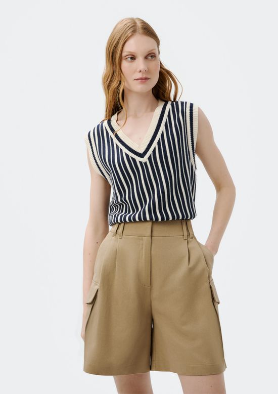 Foto do produto: Shorts Feminino Cargo Em Alfaiataria - Bege