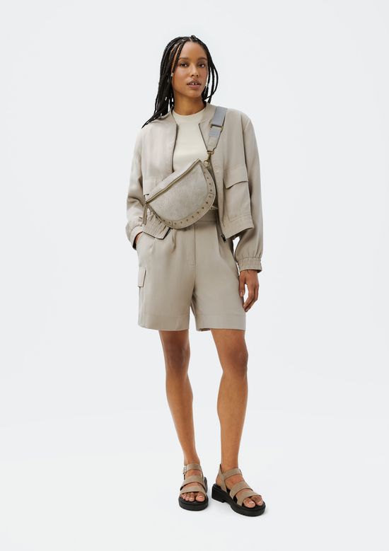 Foto do produto: Shorts Feminino Cargo Em Alfaiataria - Cinza