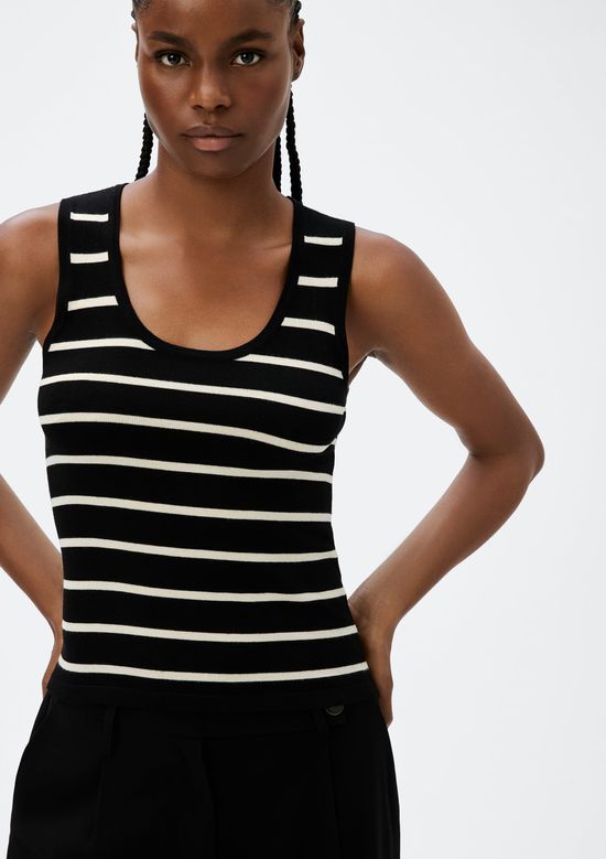 Foto do produto: Regata Feminina Listrada Em Tricô Leve - Preto