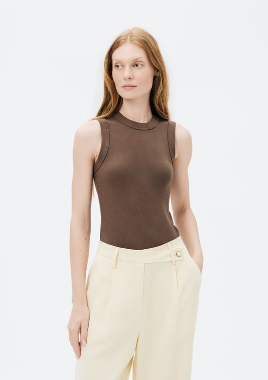 Foto do produto: Regata Básica Feminina Slim Neck - Marrom