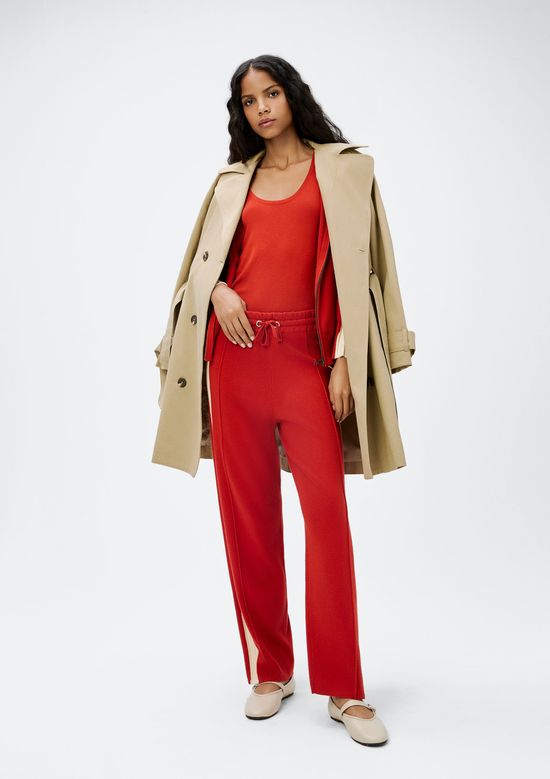 Foto do produto: Calça Feminina Reta em Tricô com Listras Laterais - Vermelho
