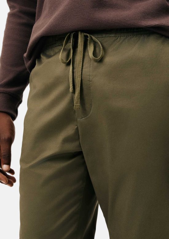 Foto do produto: Calça Masculina Reta em Sarja com Elástico - Verde