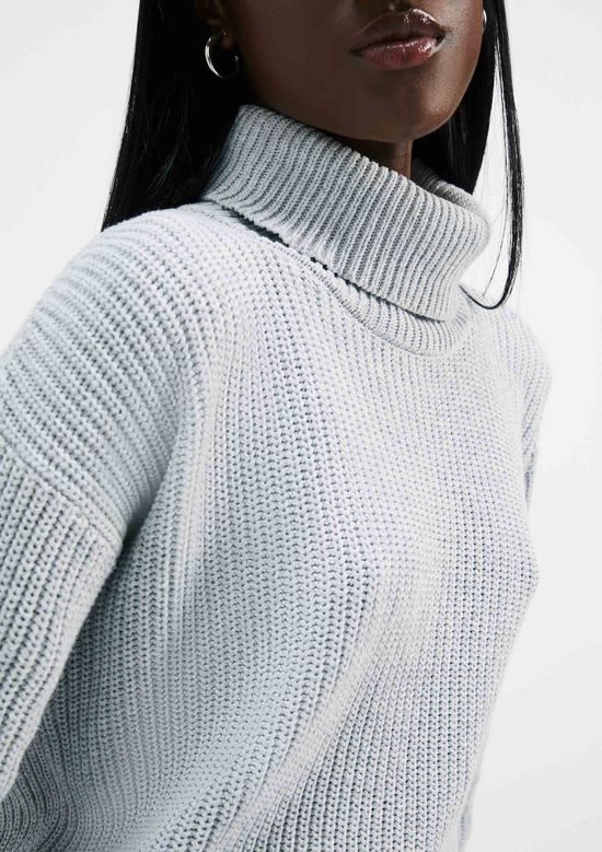 Foto do produto: Blusão Feminino Em Tricô Gola Alta - Cinza