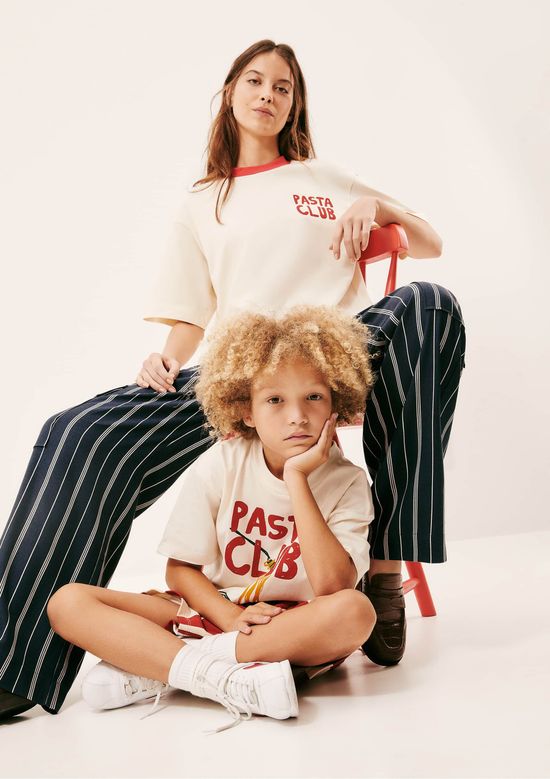 Foto do produto: Camiseta Adulto Unissex Com Estampa Mini Me Hering Kids + Renata Vanzetto - Off white