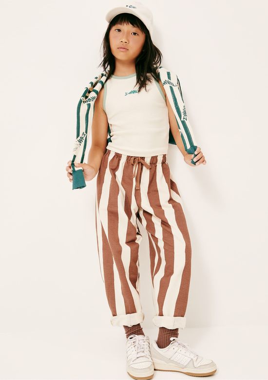 Foto do produto: Calça Infantil Unissex Estampada Hering Kids + Renata Vanzetto - Marrom