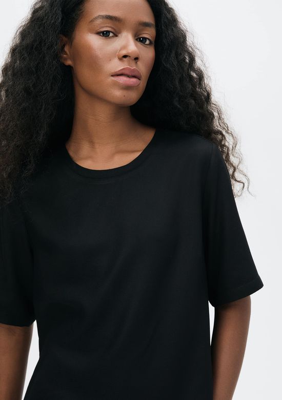 Foto do produto: Blusa Feminina Em Viscose Creponada - Preto
