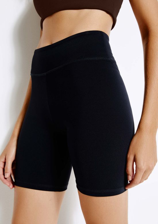 Foto do produto: Bermuda Esportiva Feminina Biker com Fio LYCRA® - Preto