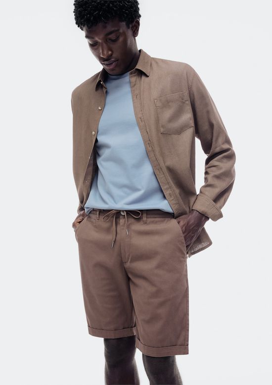 Foto do produto: Bermuda Básica Masculina Em Sarja Com Elastano - Marrom