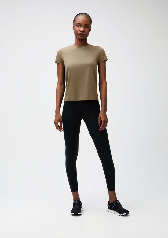 Foto do produto: Camiseta Esportiva Básica Feminina Proteção UV - Bege