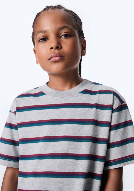Foto do produto: Camiseta Infantil Oversized Em Tecido Fio Tinto - Cinza