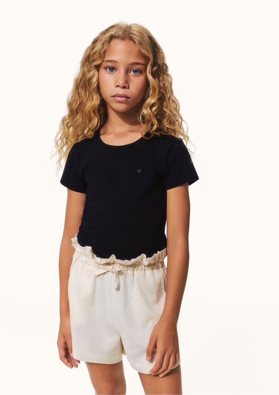 Foto do produto: Blusa Básica Infantil Menina Manga Curta Slim Com Bordado Coração - Preto