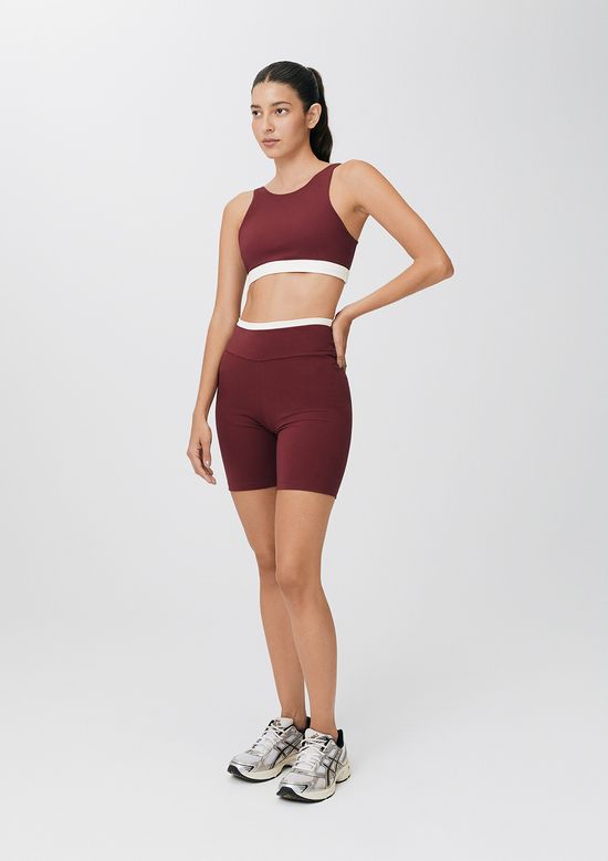 Foto do produto: Bermuda Esportiva Feminina Com Fio Lycra® - Vinho