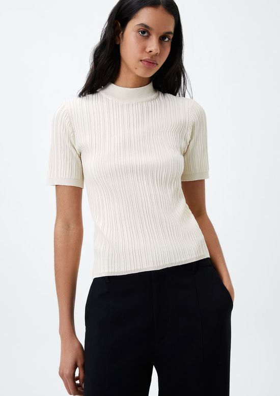 Foto do produto: Blusa Feminina Manga Curta Em Tricô - Off white