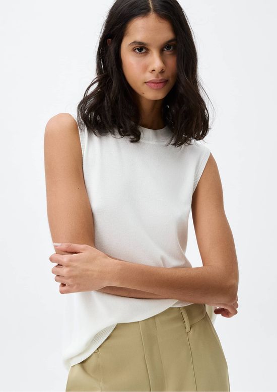 Foto do produto: Regata Feminina Gola Alta Em Tricô Leve - Off white