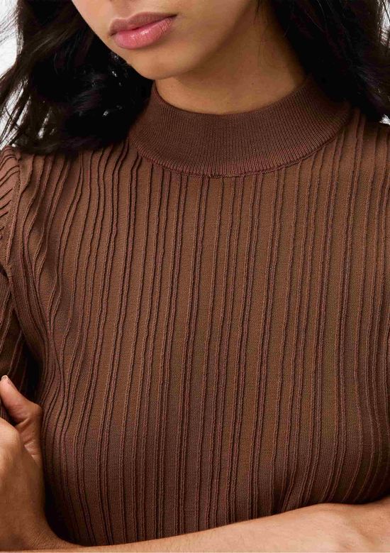 Foto do produto: Blusa Feminina Manga Curta Em Tricô - Marrom
