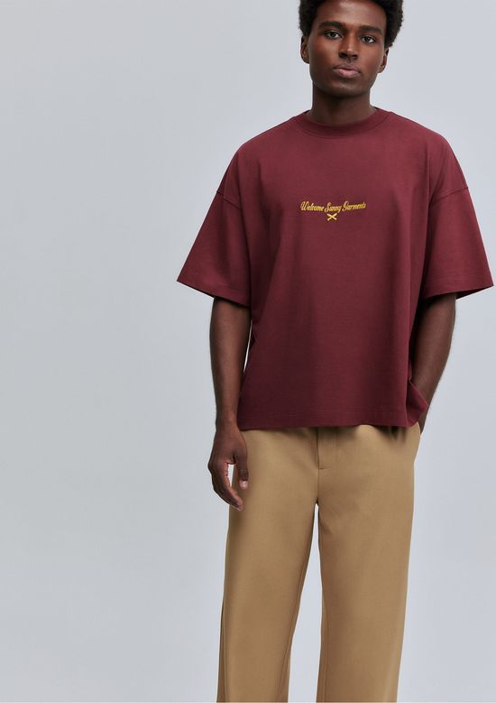 Foto do produto: Camiseta Unissex Box Bordado Hering + Welcome - Vinho