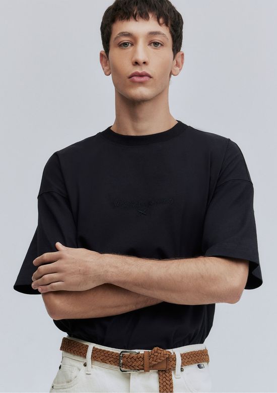 Foto do produto: Camiseta Unissex Box Bordado Hering + Welcome - Preto