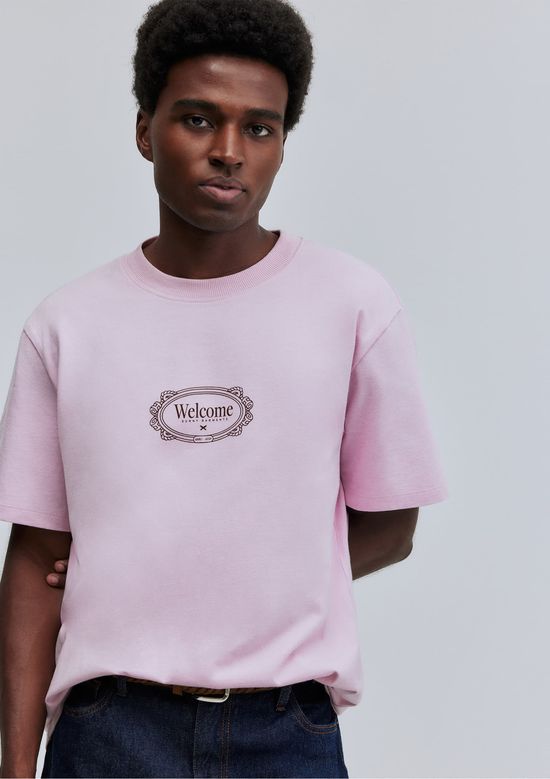 Foto do produto: Camiseta Unissex Comfort Estampa Hering + Welcome - Rosa