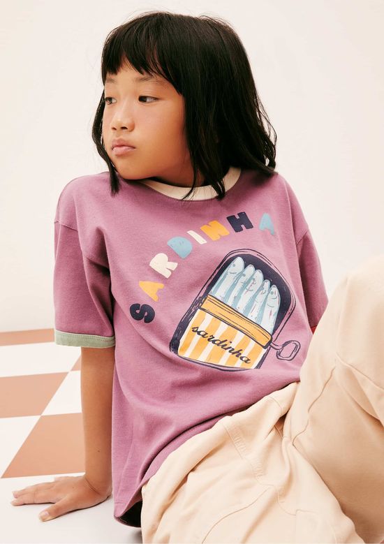 Foto do produto: Camiseta Infantil Unissex Com Estampa Hering Kids + Renata Vanzetto - Roxo