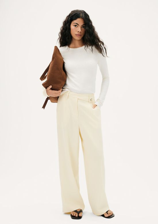 Foto do produto: Blusa Feminina Manga Longa Slim Em Tricô Leve - Branco