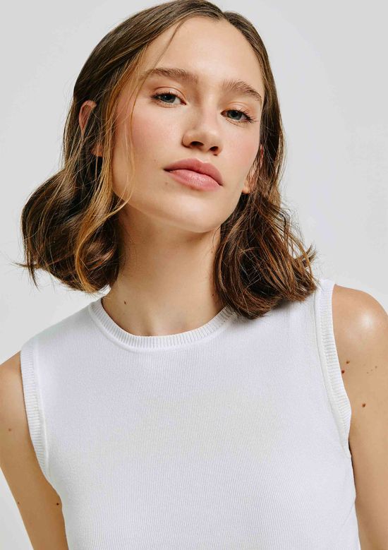 Foto do produto: Regata Básica Feminina Cropped Em Tricô - Off white
