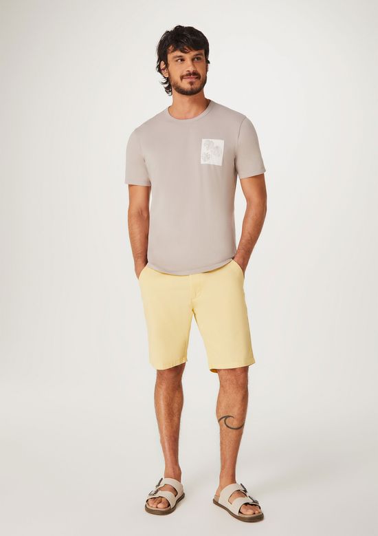 Foto do produto: Bermuda Básica Masculina Chino Em Sarja - Amarelo