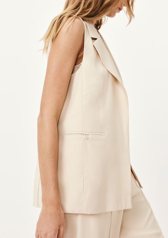 Foto do produto: Colete Feminino Alfaiataria Em Peach Touch - Bege