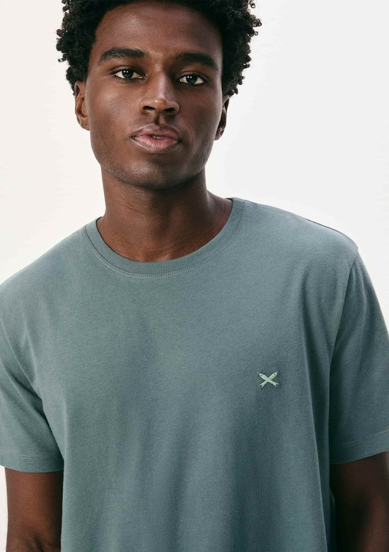 Foto do produto: Camiseta Básica Masculina World Com Bordado - Azul