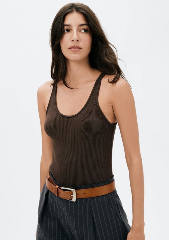 Foto do produto: Regata Feminina Slim Em Tricô Leve - Marrom