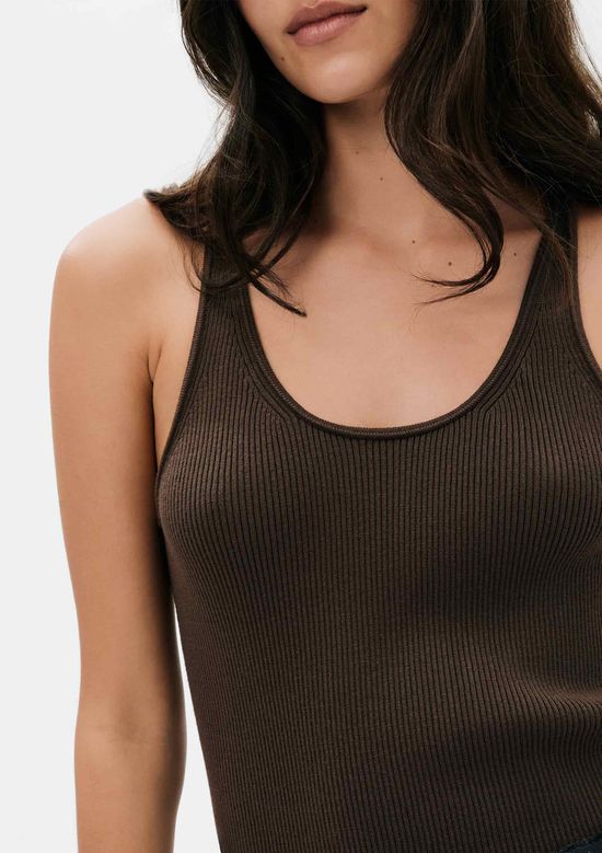 Foto do produto: Regata Feminina Slim Em Tricô Leve - Marrom