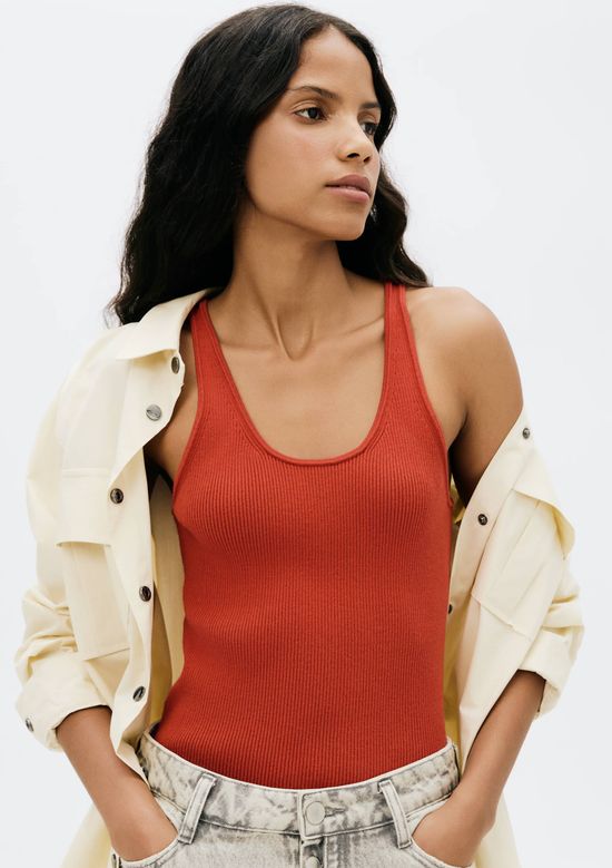 Foto do produto: Regata Feminina Slim Em Tricô Leve - Vermelho