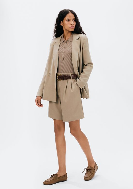 Foto do produto: Bermuda Feminina Reta em Alfaiataria - Bege