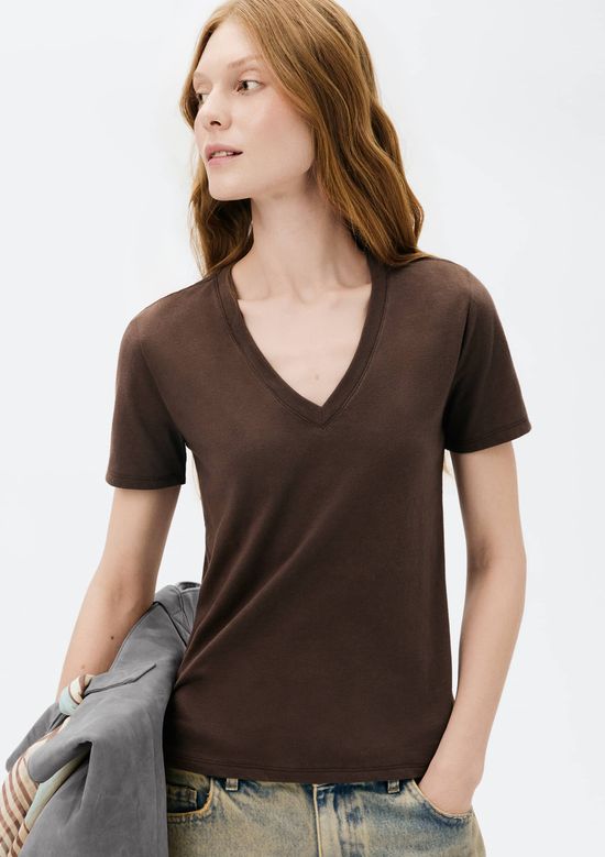 Foto do produto: Blusa Básica Feminina Manga Curta Decote V - Marrom